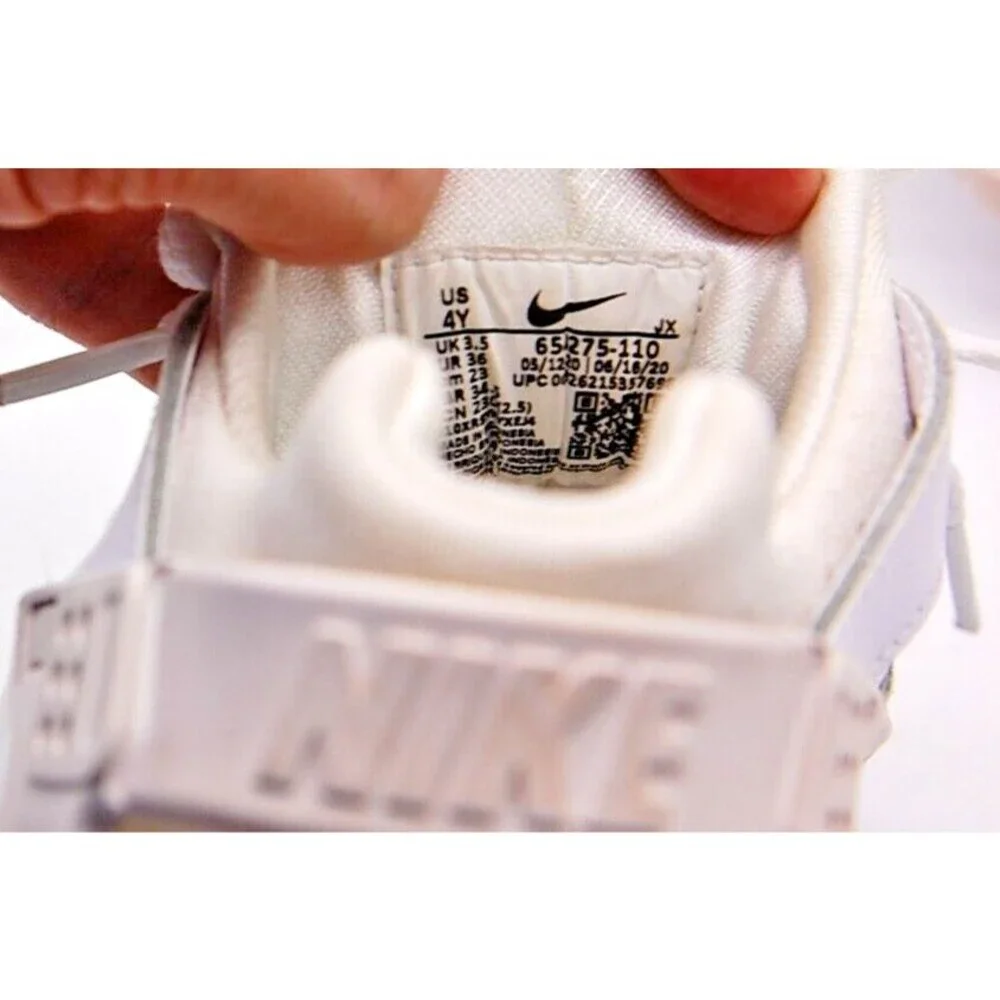NIKE HUARACHE RUN/ Pure Platinum/White/ 4Y/ 654275-110